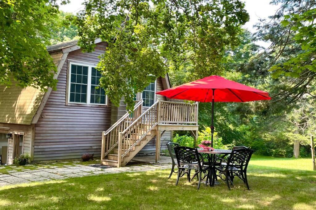 Newly Renovated Carriage House Near Town & Beaches 麦迪逊 外观 照片