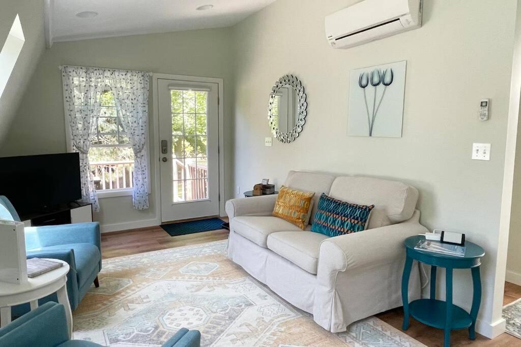 Newly Renovated Carriage House Near Town & Beaches 麦迪逊 外观 照片
